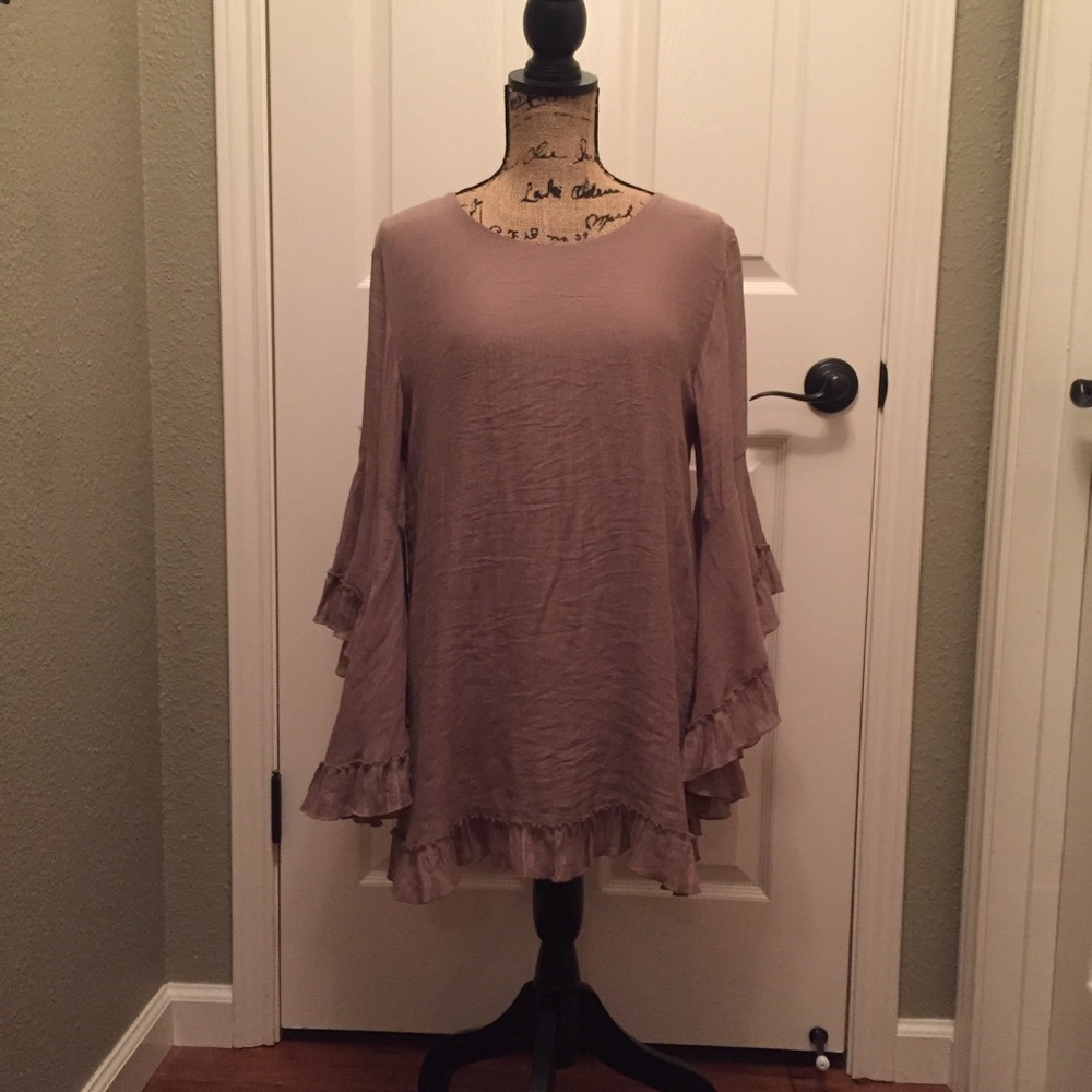 Sassybling taupe top